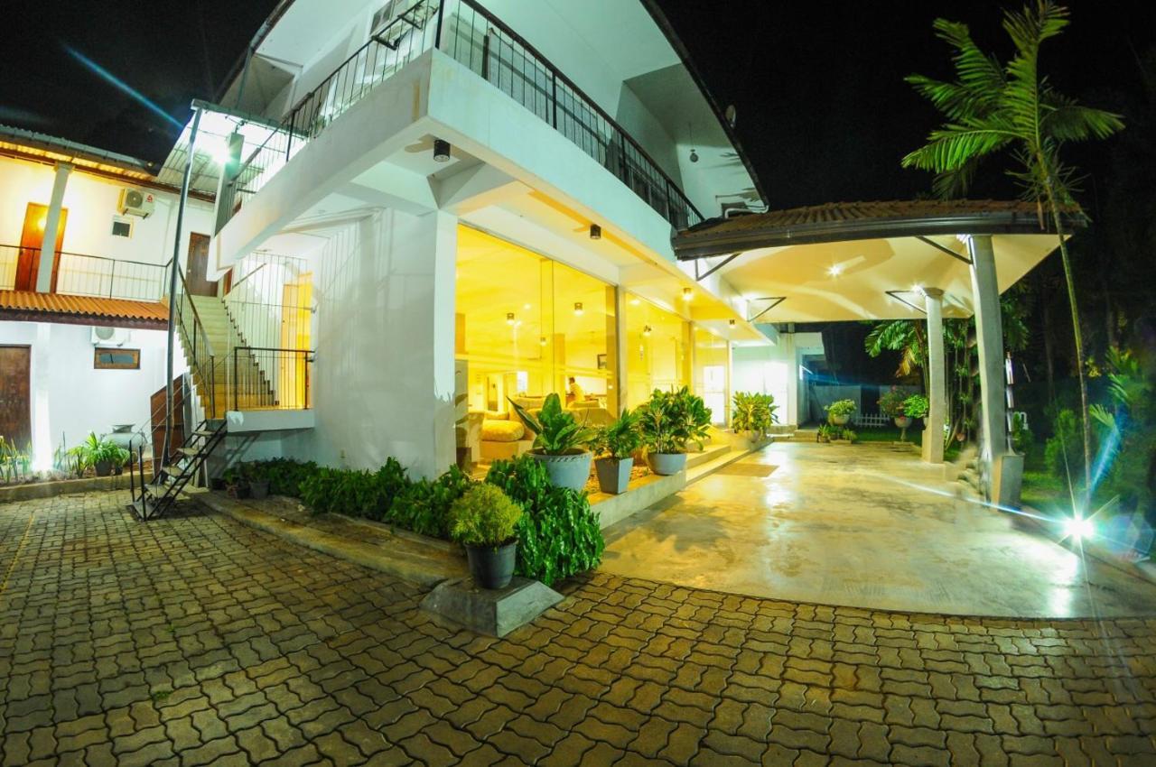 Lake Wind Hotel Tissamaharama Exterior foto